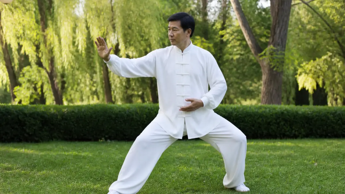 Tai chi : découvrir les fondements de cet art martial doux et ses bienfaits pour la santé selon des spécialistes